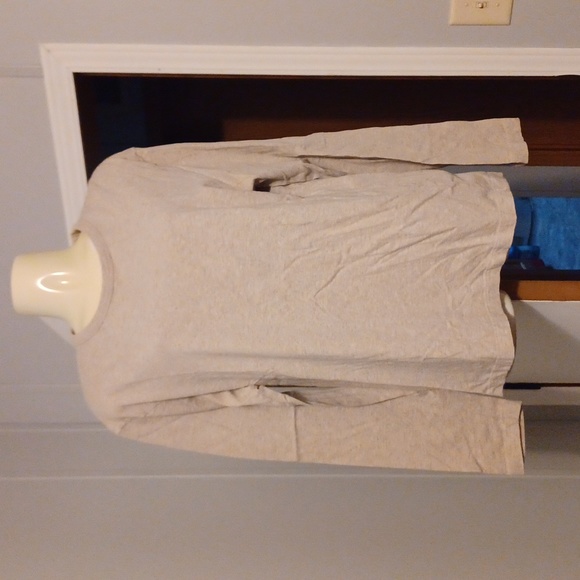 FREE Men's basic tee - Picture 1 of 4